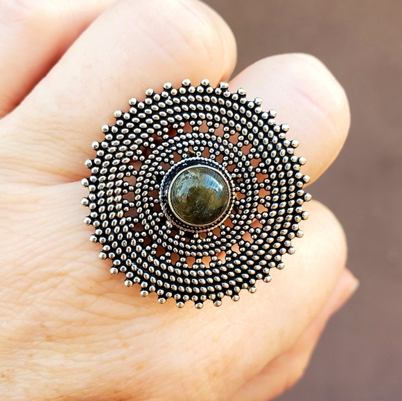 ***$15 Sale*** New Labradorite Silver Ring. - Picture 15 of 16